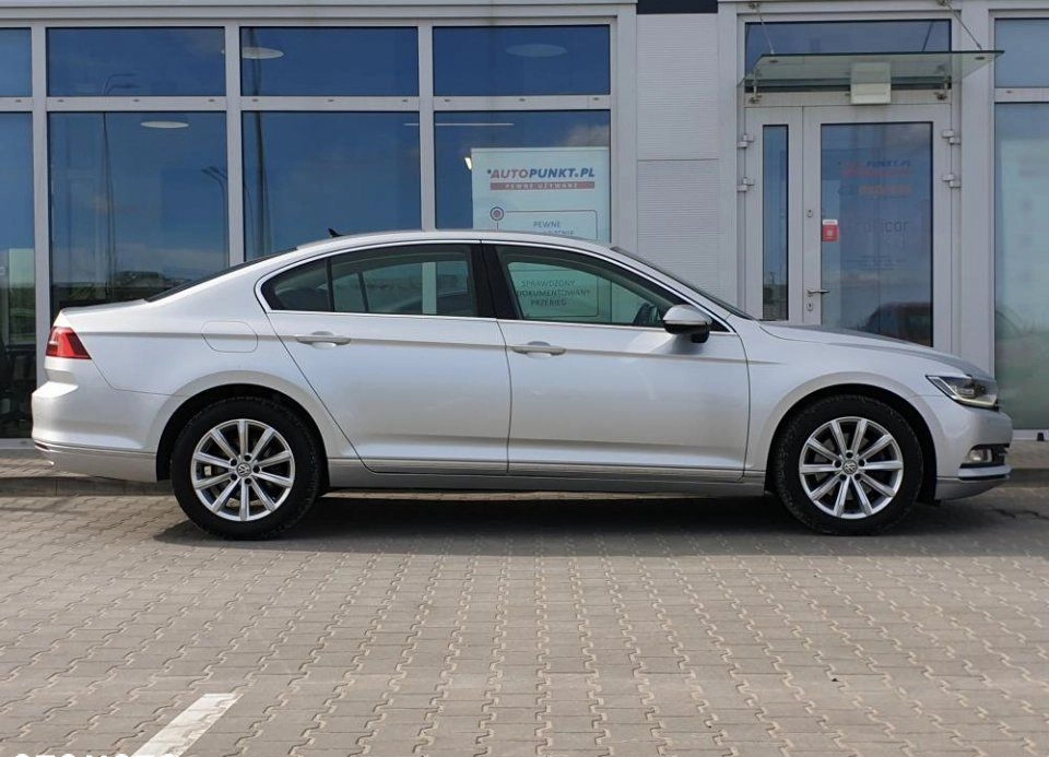 Volkswagen Passat cena 84900 przebieg: 131770, rok produkcji 2018 z Dębno małe 277